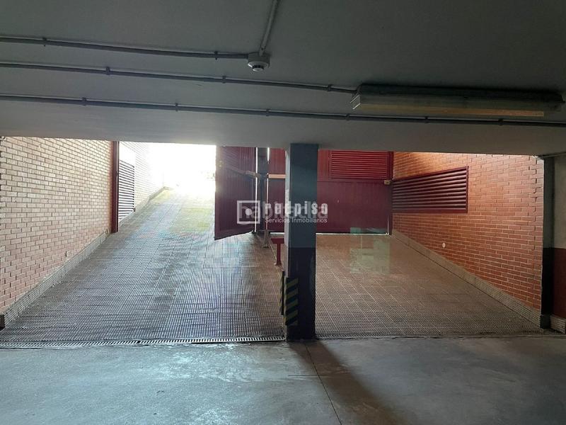 Foto 21d3866c-89a8-4b75-ae74-b84dad2e6c08. Aparcament cotxe a Dehesa Vieja-Puente Cultural San Sebastián de los Reyes