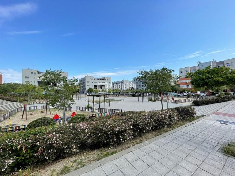 Foto 603ec97e-b8e4-42af-9aed-c8c3a3276ec1. Aparcament cotxe a Dehesa Vieja-Puente Cultural San Sebastián de los Reyes