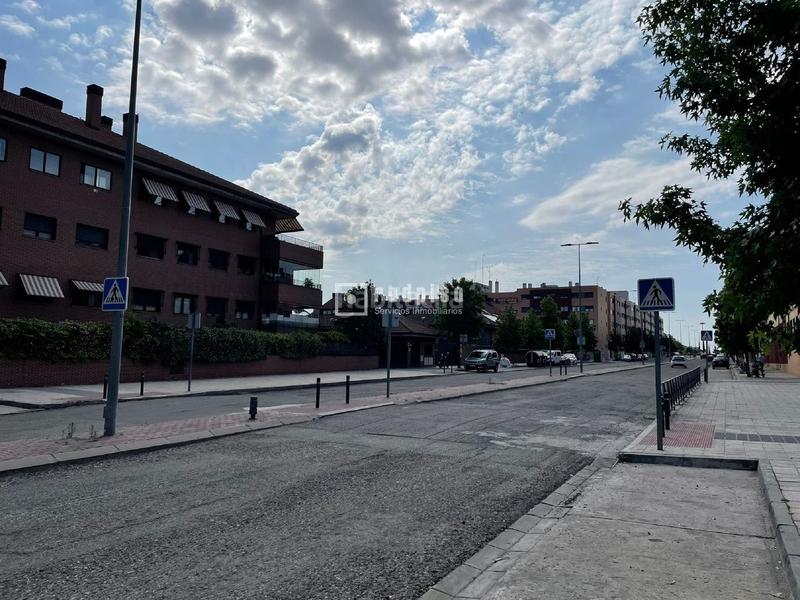 Foto c1819cb2-512e-46d4-9714-bcb535e4d2fa. Autoparkplatz in Dehesa Vieja-Puente Cultural San Sebastián de los Reyes