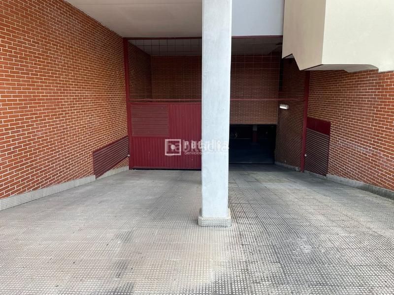 Foto f73d9906-6aee-4415-9d18-c996ae36febb. Car parking in Dehesa Vieja-Puente Cultural San Sebastián de los Reyes