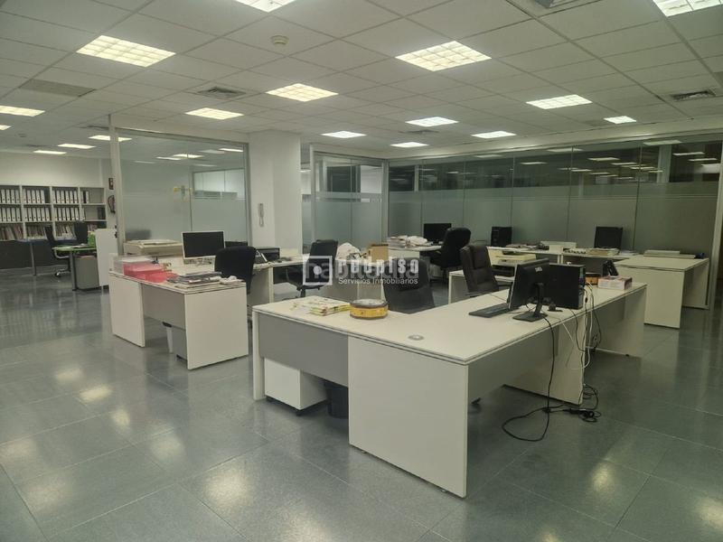 Foto e5479665-9787-44f0-9a68-a9ff649dd97f. Oficina en Polígono Industrial-Norte San Sebastián de los Reyes