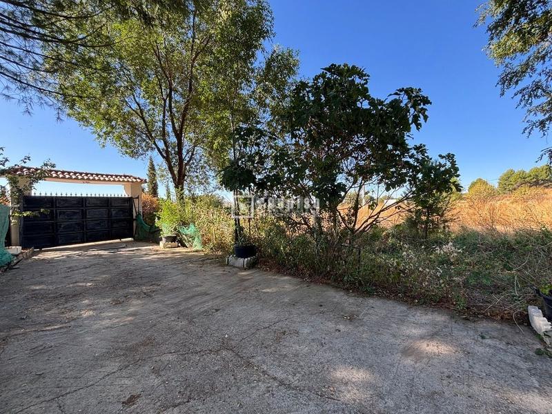 Foto 70086c6a-f3fd-4165-8c49-a392eb471971. Chalet en Villaconejos