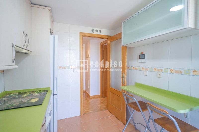 Foto 45b3532f-f3ab-4dd0-ab99-92692e8a4ffa. Pis amb calefacció aparcament piscina a Las Castañeras - Bulevar Arroyomolinos
