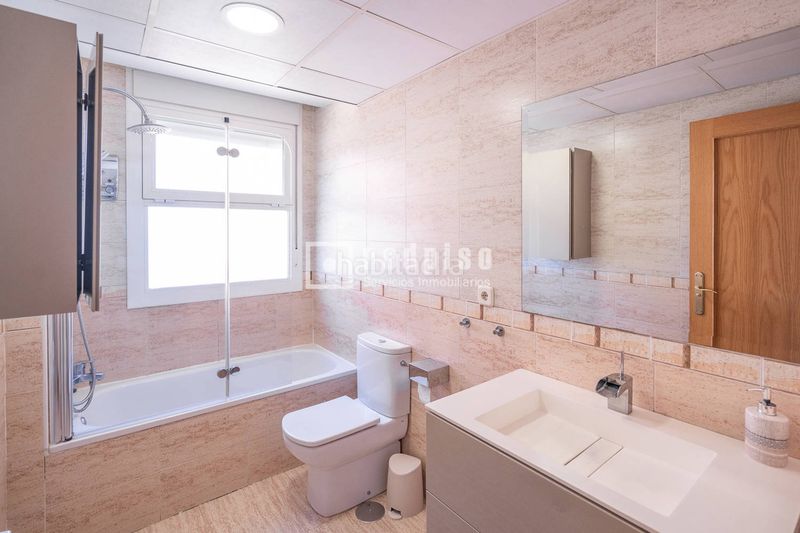 Foto f77518fd-1148-43b4-9d82-b642ba402c07. Pis amb calefacció aparcament piscina a Las Castañeras - Bulevar Arroyomolinos