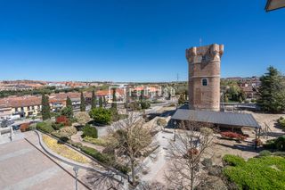 Pis  De los dolores castillejo duquesa de almenara. Se vende bajo en zona casco antiguo