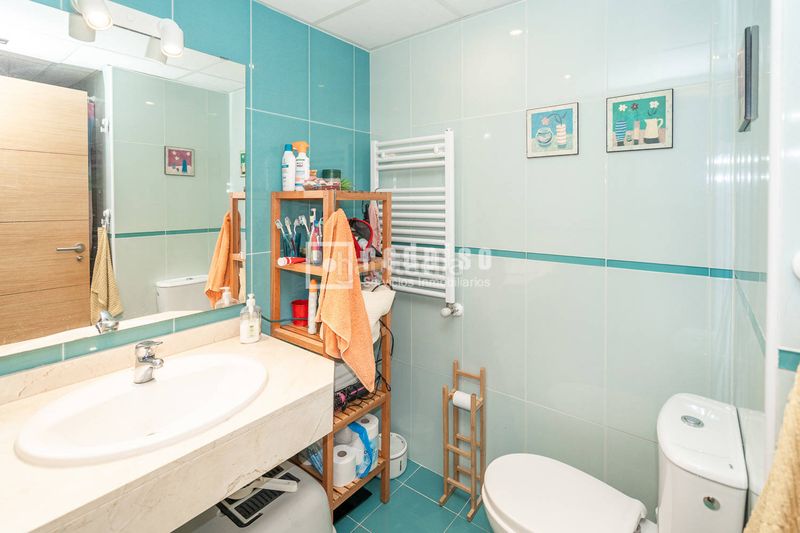 Foto a15b6a8e-6696-49cc-ac01-20a32f154365. Pis amb calefacció aparcament piscina a Las Castañeras - Bulevar Arroyomolinos
