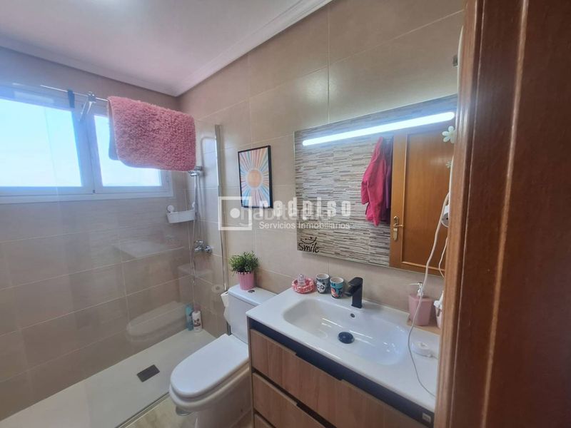 Foto 19a6a35e-3c21-4b3c-8d15-6957042f4b56. Xalet amb calefacció aparcament piscina a La Cárcaba-El Encinar-Montemolinos Arroyomolinos