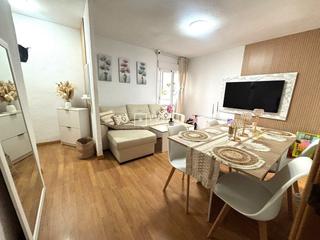 Pis  Cristobal aguilera. Piso reformado, de 2 habitaciones, con terraza y bien comunicado