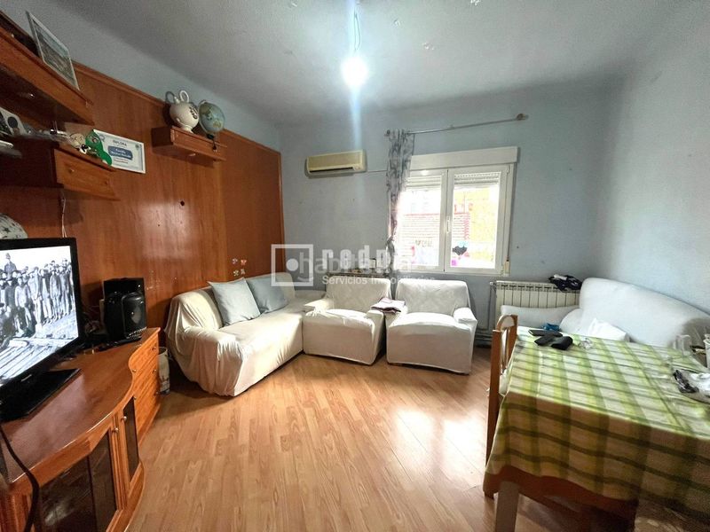 Foto c98eed37-eb4e-45f2-9f48-368cf7f01967. Pis amb calefacció a Vista Alegre Madrid