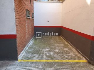 Aparcament cotxe a del General Ricardos