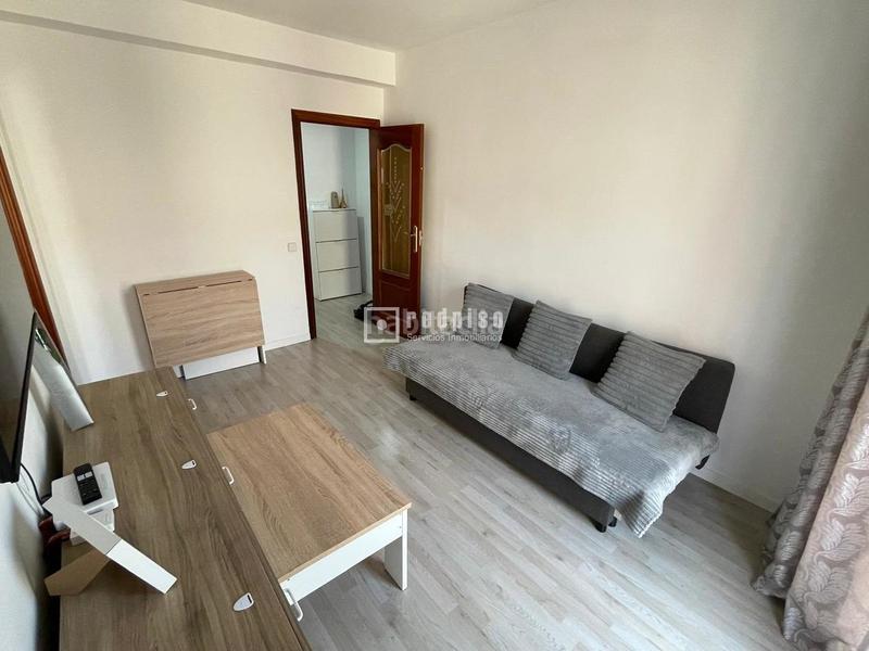 Foto 7a91c22d-0552-4bf0-b675-4f213de8be49. Piso redpiso zona oporto tiene en venta tu nuevo hogar! en Madrid