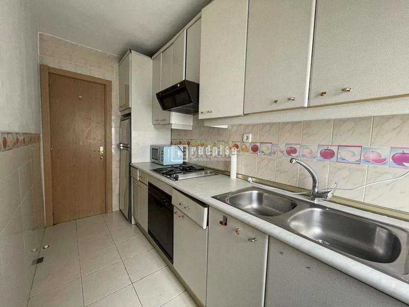 Foto a167258f-db10-46e0-8902-7c2dc7d8fd23. Piso redpiso zona oporto vende en Abrantes Madrid