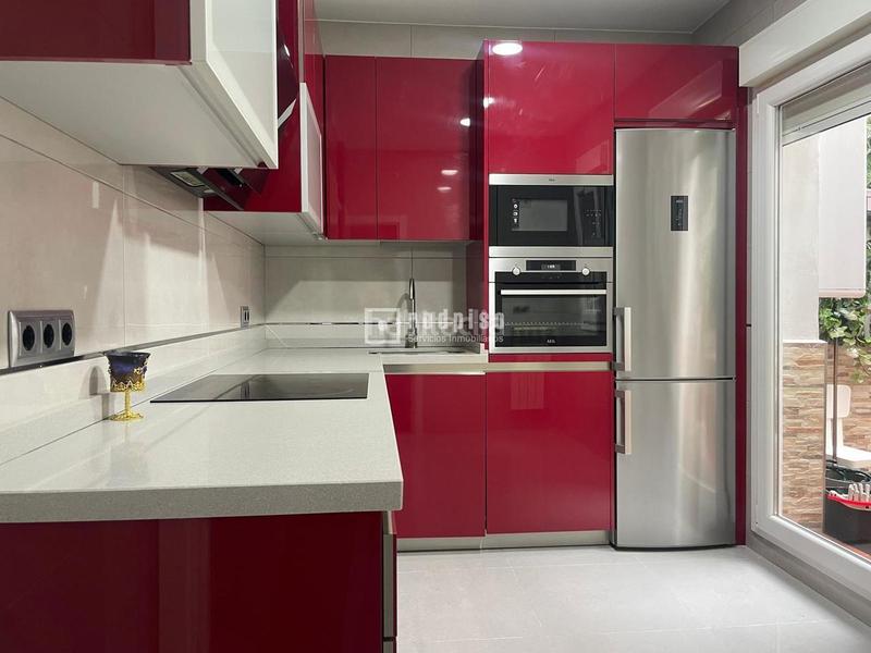 Foto 46bb672f-d012-4762-a908-0d8dd15235b4. Flat with heating in Abrantes Madrid