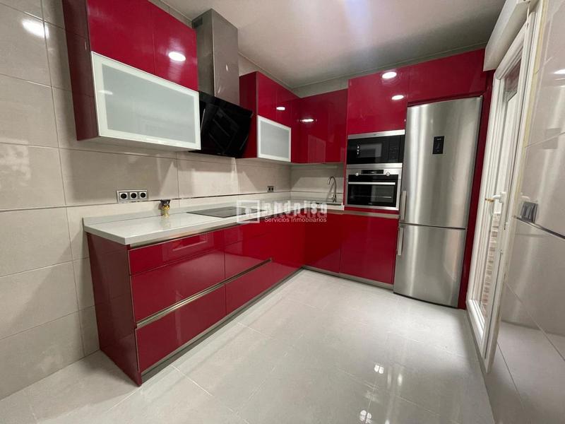 Foto 658c8bbc-74d8-4bed-8d37-f0cc80602db7. Flat with heating in Abrantes Madrid