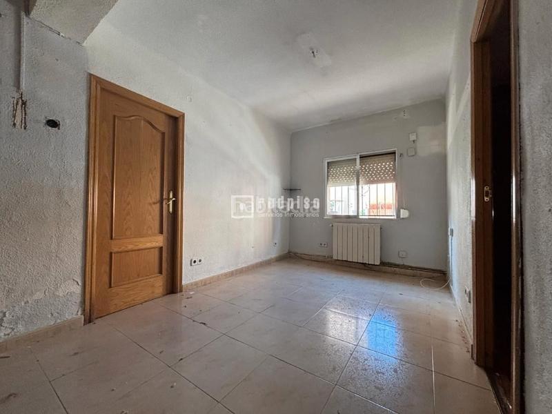Foto e28fa9b5-03dd-45a8-a4ad-654d3a8ea7ba. Piso en Puerta Bonita Madrid