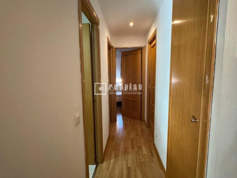 Foto b223e9a4-b022-4690-a3a7-fc44cd1f74be. Flat with heating pool in Abrantes Madrid