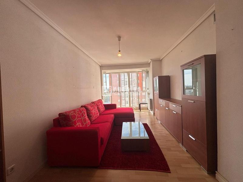 Foto 54ac5018-7e02-4db0-9d67-9647e1a0e5ad. Flat with heating parking pool in Abrantes Madrid