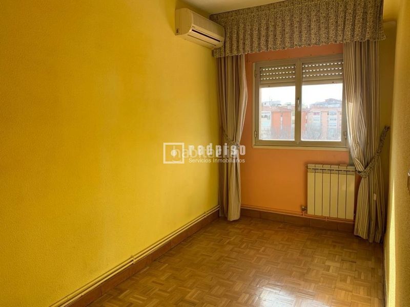 Foto e0b1f3f5-a18e-42b0-ac62-78f1dc39b862. Flat with heating in Abrantes Madrid