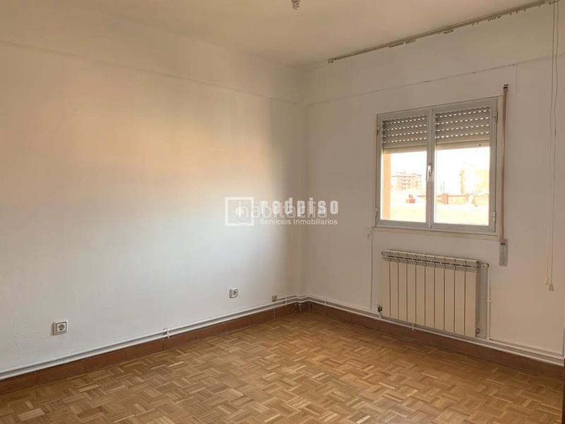 Foto 82a34552-91e2-4331-a91f-f1d2d9b62d28. Piso en Abrantes Madrid