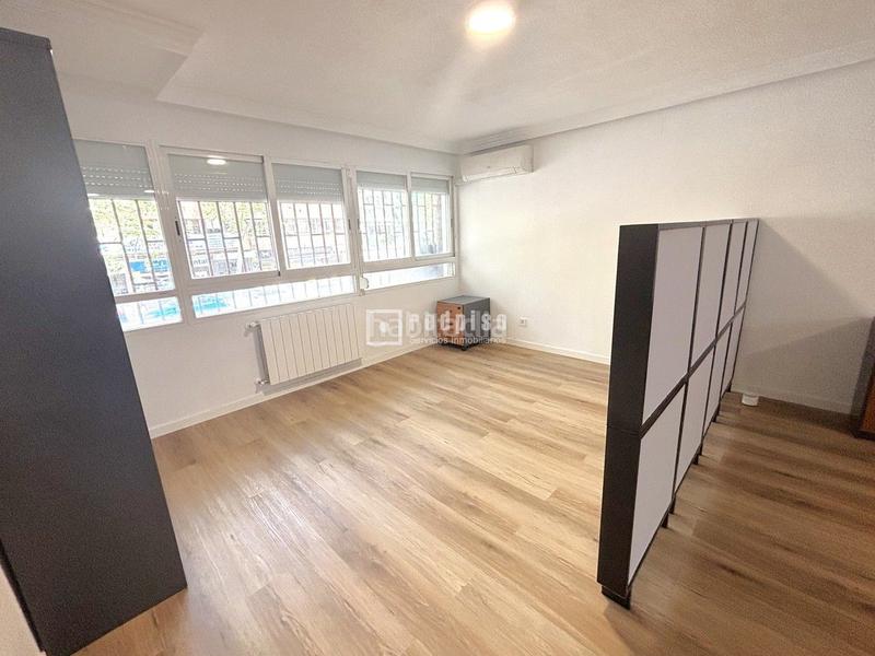 Foto 398f2dad-5f09-47e0-9ff6-ab8c44f84c25. Loft en c alcala con plaza de garaje en Simancas Madrid