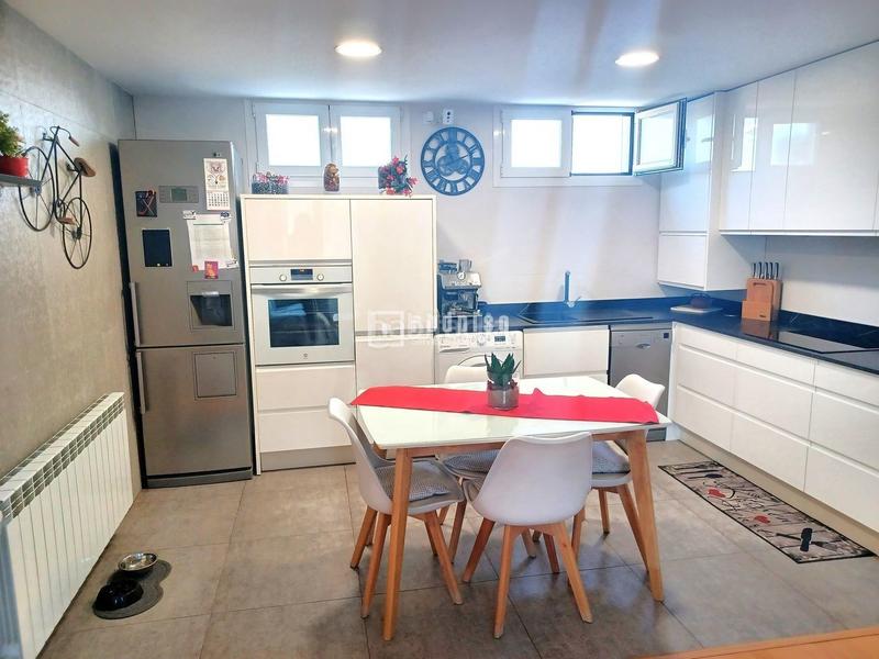 Foto 2b1b87bd-b524-4bb2-920c-9b571b3477be. Piso excelente estado para entrar a vivir en Simancas Madrid