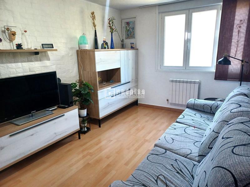 Foto 7a507fb5-547f-43de-91bd-306f2a8d2e8b. Piso excelente estado para entrar a vivir en Simancas Madrid