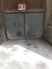 Aparcament cotxe a Passatge rafael casanovas 17. Parking, coche pequeño