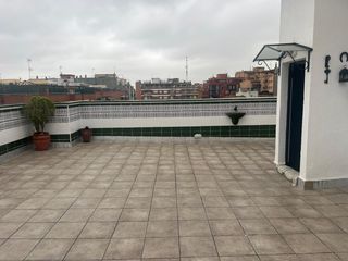 Rent Flat  Carrer de can mollet. Piso de temporada para estudiantes iscp