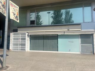 Gesch�ftsraum in Estaci� de Fran�a. Local luminoso, amplio y muy comercial en el centro