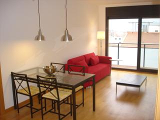Appartement à Centre. Piso semi nuevo en centro