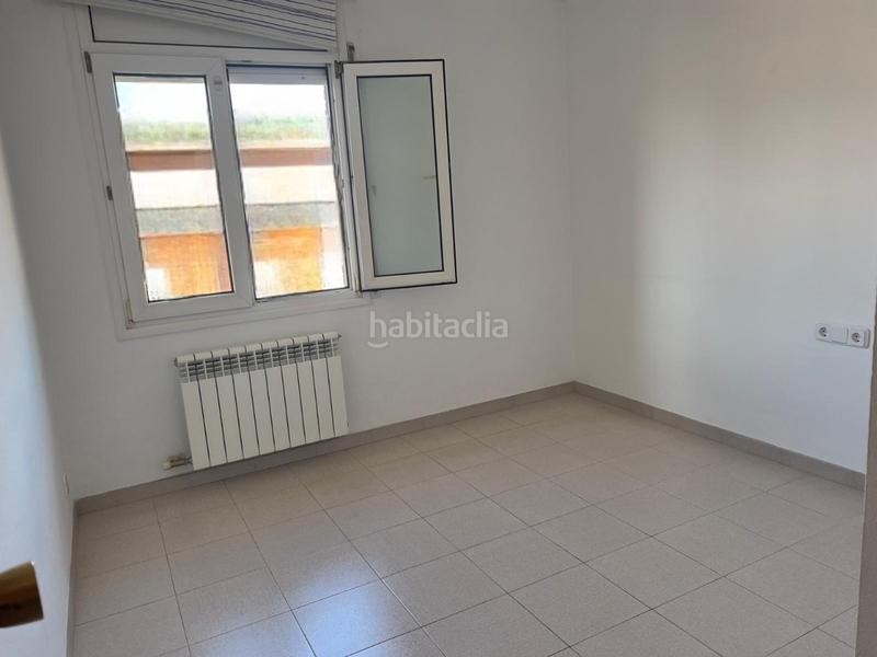 Foto 2f233539-f050-414c-b282-c641d69ec4c5. Casa adossada amb xemeneia calefacció aparcament a Mollet del Vallès