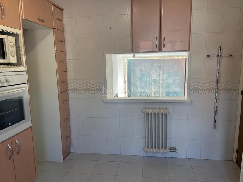 Foto 86bcfb16-b820-4698-8c15-65cc7b372cff. Casa adossada amb xemeneia calefacció aparcament a Mollet del Vallès