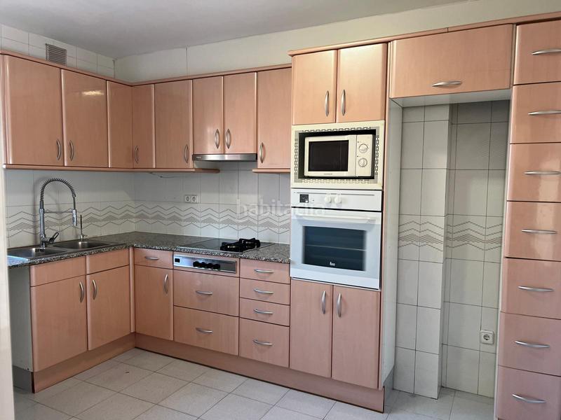 Foto 89451934-f379-4d4c-8c18-e657fe6b7604. Casa adossada amb xemeneia calefacció aparcament a Mollet del Vallès