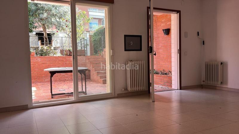 Foto b384ce61-a031-489b-a711-0867671d28aa. Casa adossada amb xemeneia calefacció aparcament a Mollet del Vallès