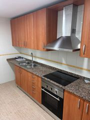 Alquiler Piso en Can Pantiquet. Piso 3 hb terraza ascensor -centro-