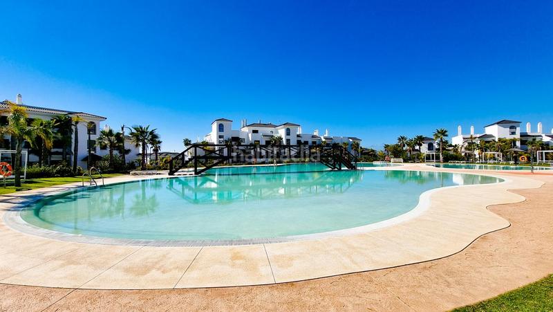 Foto d5fa1a2f-5ced-4fa1-ac1f-a60dd1a1d33c. Dúplex amb aparcament piscina a altos de Estepona Estepona