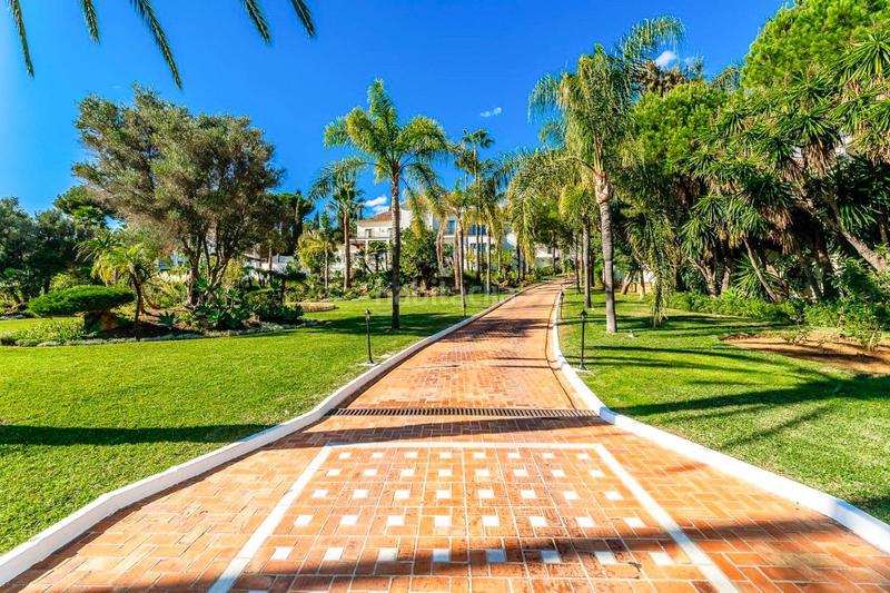 Foto 644b138b-cb4e-4017-ae94-bddea328c121. Casa amb calefacció aparcament piscina a El Paraíso Benahavís