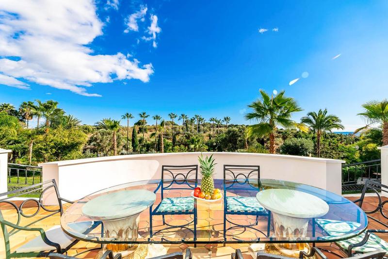 Foto eff0ed19-ee04-442e-aed9-298aa40ae0ff. Casa amb calefacció aparcament piscina a El Paraíso Benahavís