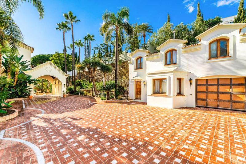 Foto 662b5aa8-f061-4eea-9ed3-c0211f5926ac. Haus mit heizung parking pool in El Paraíso Benahavís