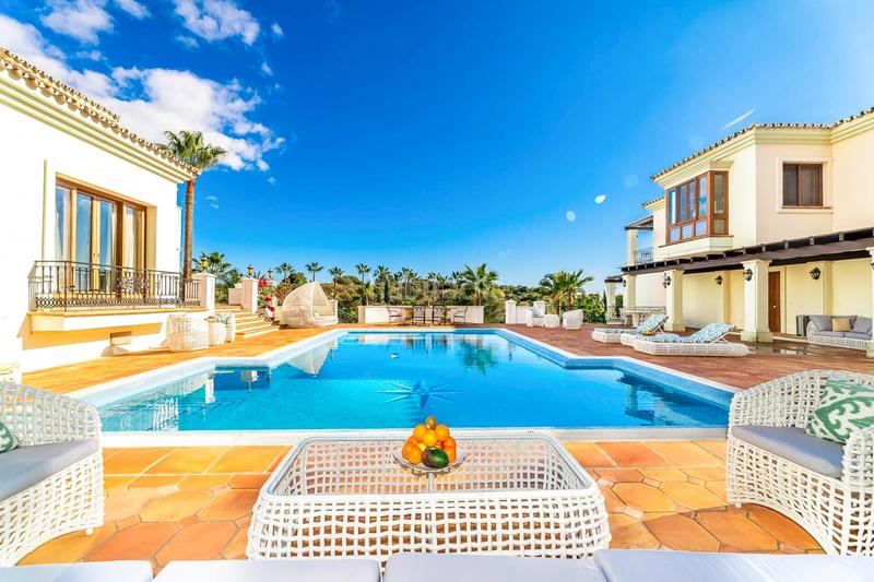 Foto a56ad4c5-5789-47f3-8529-2a1c42edb81a. Haus mit heizung parking pool in El Paraíso Benahavís