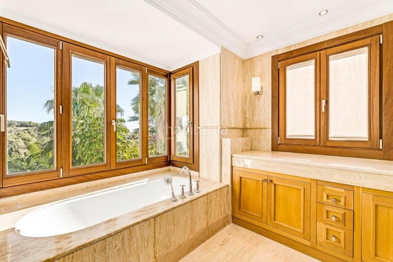 Foto 6598ff61-80ef-450f-8619-ab153d0d57d2. House with heating parking pool in El Paraíso Benahavís