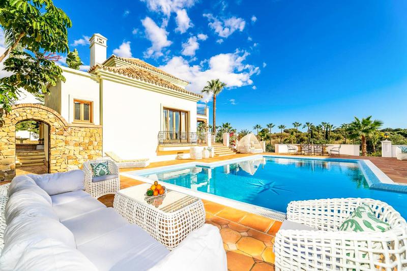 Foto c66d75dd-f61b-44a9-b963-5d44a8f600eb. House with heating parking pool in El Paraíso Benahavís