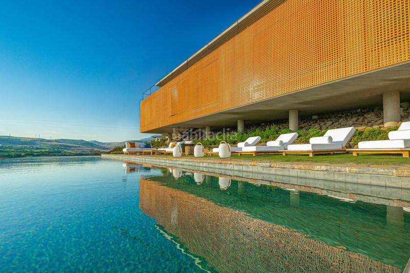 Foto 4c8d917e-b76e-4a1e-a0ff-efaddb41aaf3. Casa amb aparcament piscina a Casares golf - Casares del sol Casares