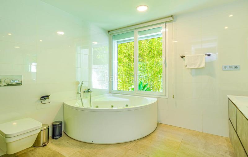 Foto 688ba6ea-d239-4af3-8905-a9baeb918afd. Haus mit heizung parking pool in Las Brisas Marbella