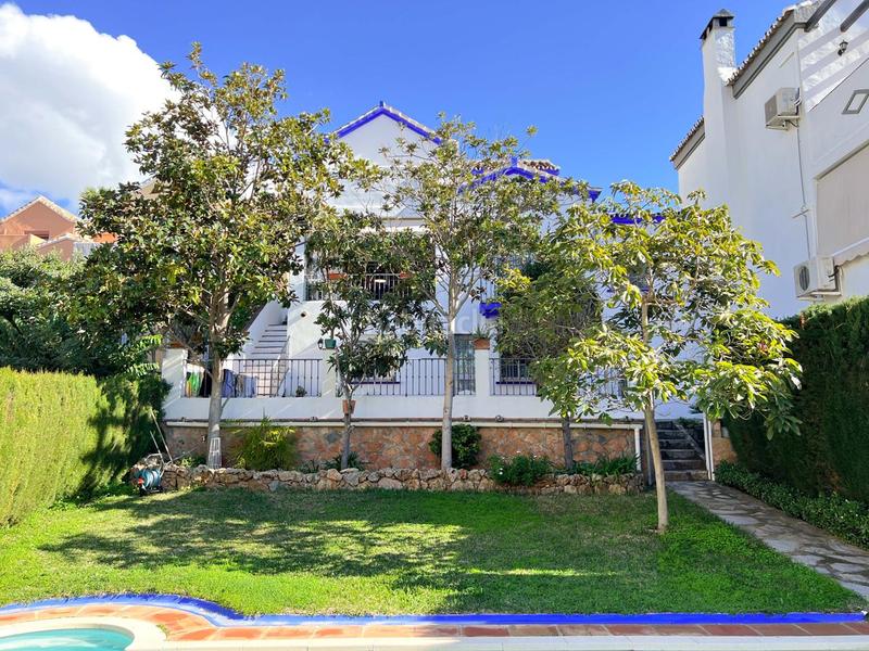 Foto 2120c637-d477-4820-ad0c-73f5f2376231. Casa en Río Real Marbella