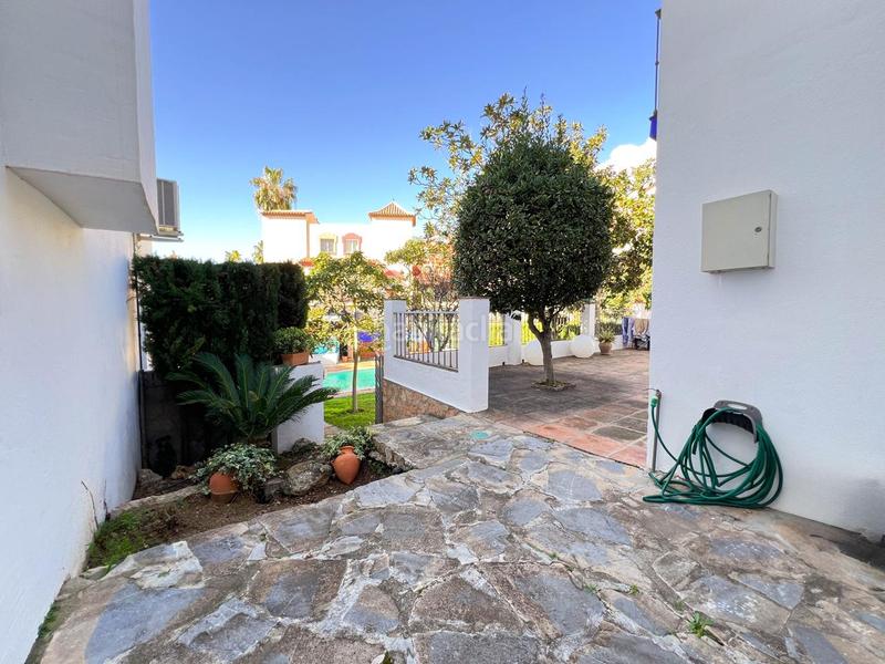 Foto d1caa3be-d949-4bed-bdd3-e21e83c14eb3. Casa en Río Real Marbella