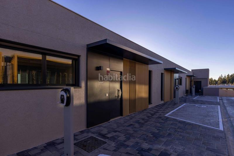 Foto 3d2a1645-b796-4639-a111-cb26f5e15494. Reihenhaus mit parking pool in El Faro de Calaburra - Chaparral Mijas
