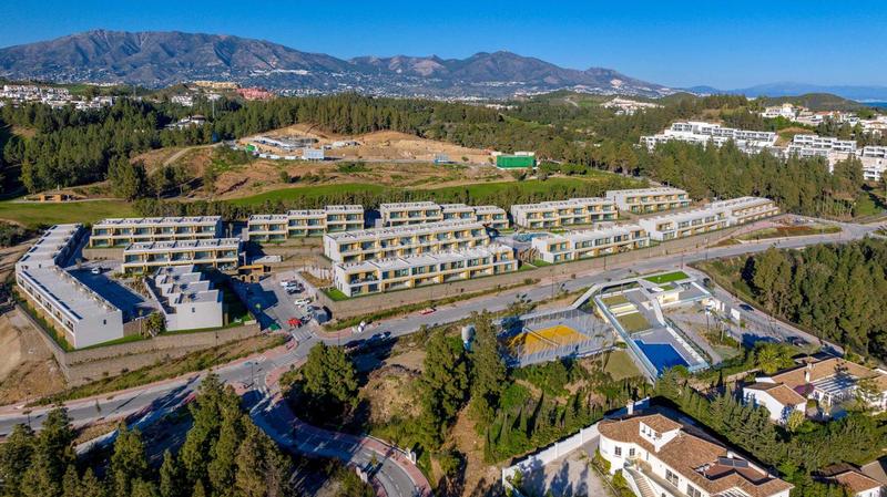 Foto 41a66df9-fd24-4fc7-a039-7e3f612db197. Reihenhaus mit parking pool in El Faro de Calaburra - Chaparral Mijas