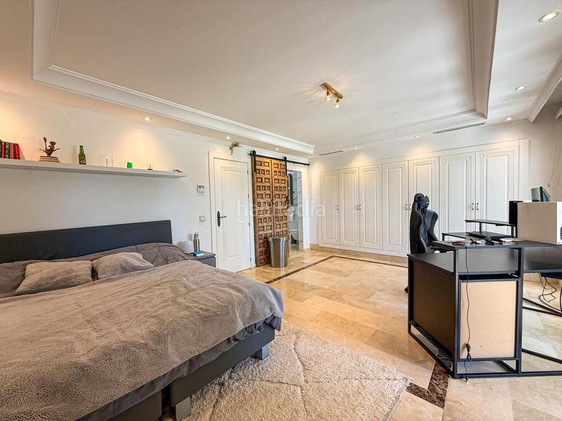 Foto e0906ea4-ff09-41c1-b0fa-711aef265a11. Casa con parcheggio piscina in Sierra Blanca Marbella