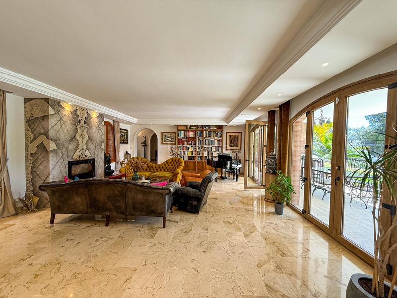 Foto 494b9147-809d-48c2-8630-3d6b47253ea8. Haus mit parking pool in Sierra Blanca Marbella